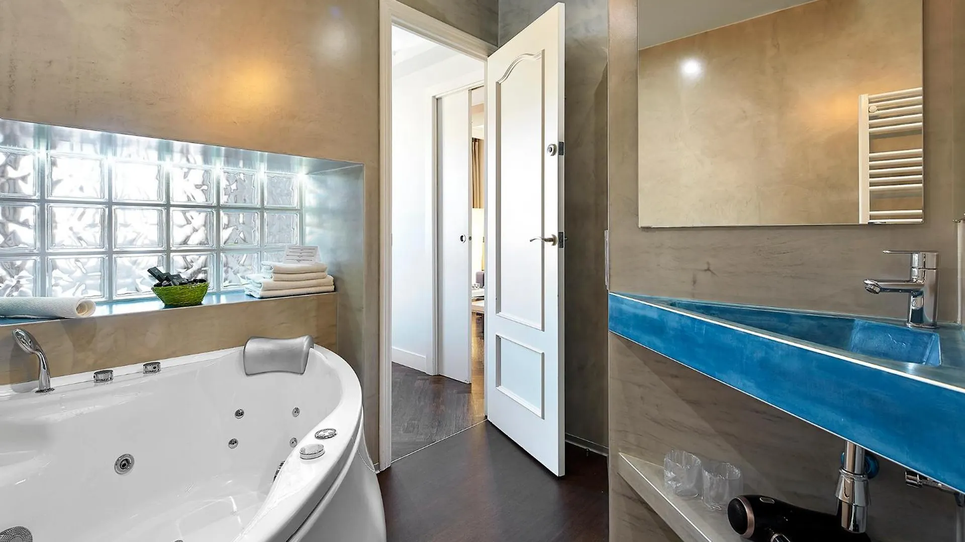 Apartment Gaudint Barcelona Suites Spain